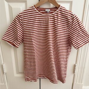 Kule bronze/brown and White T-Shirt size small